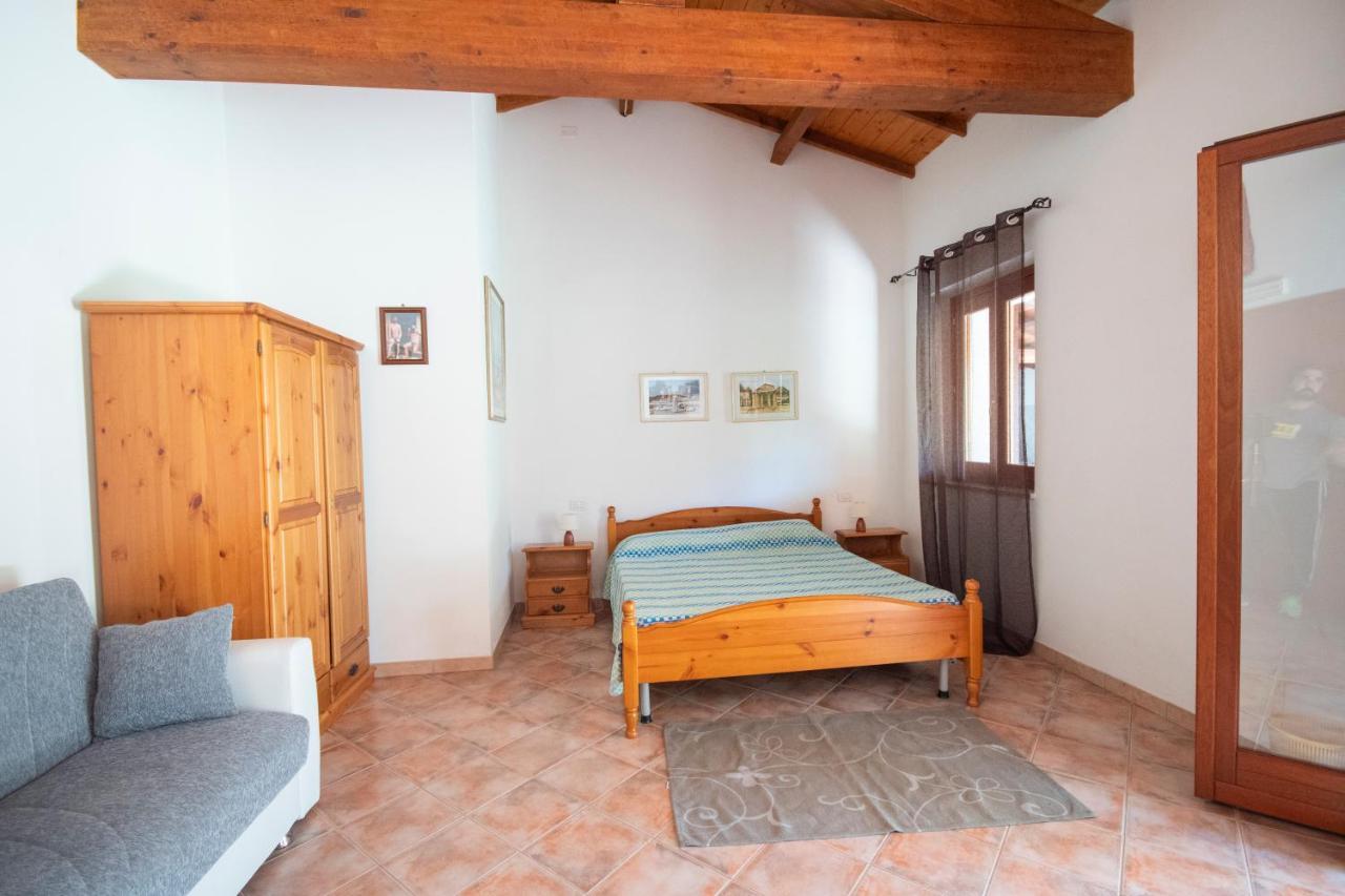 Bed and Breakfast Is Cuccus Masainas Exterior foto