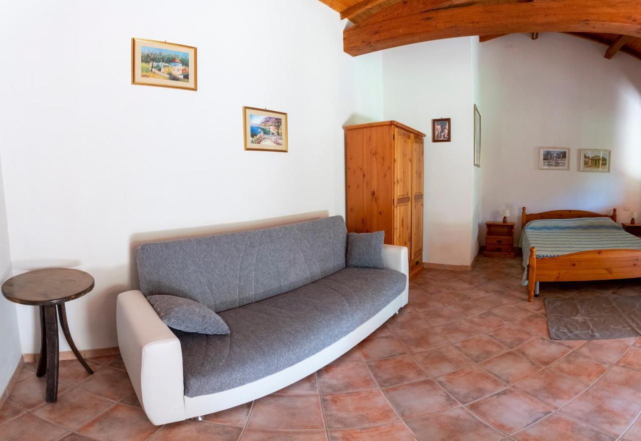 Bed and Breakfast Is Cuccus Masainas Exterior foto
