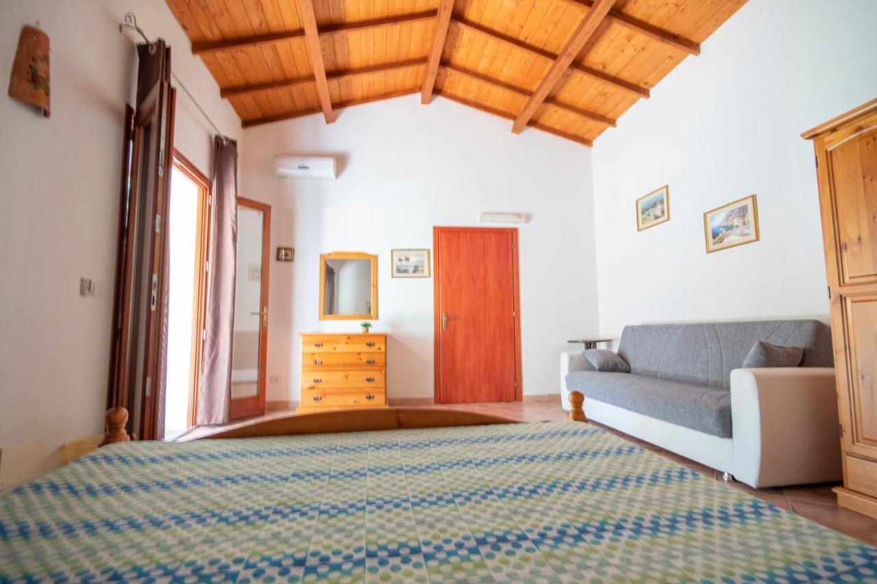 Bed and Breakfast Is Cuccus Masainas Exterior foto