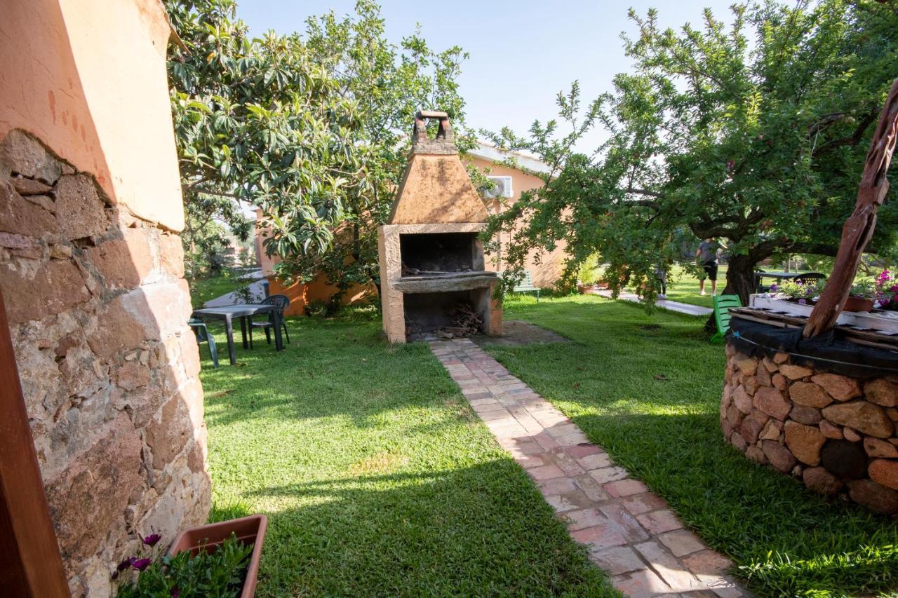 Bed and Breakfast Is Cuccus Masainas Exterior foto