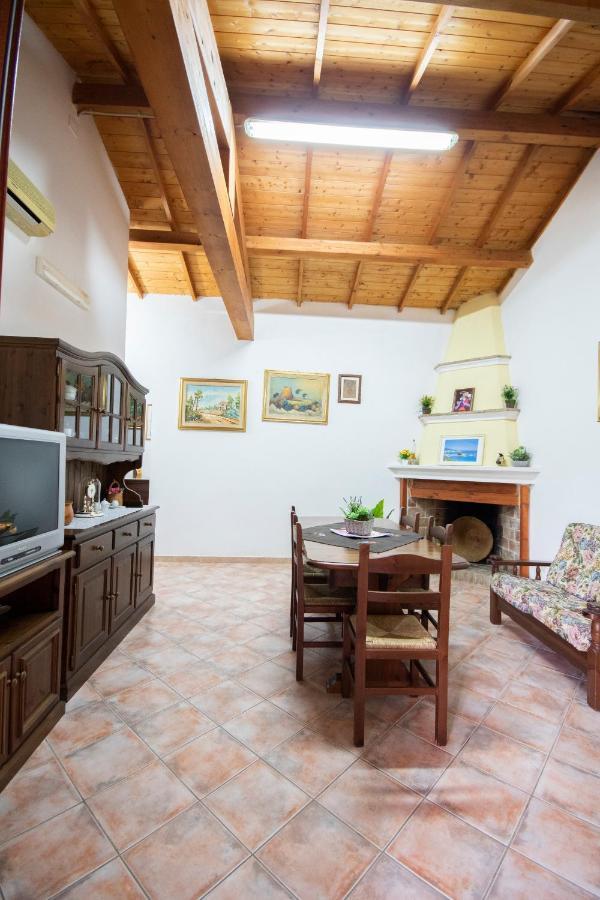 Bed and Breakfast Is Cuccus Masainas Exterior foto